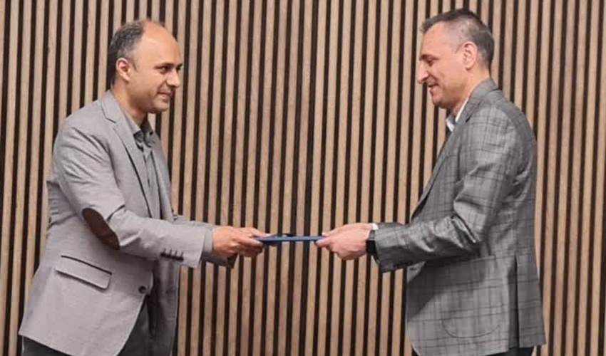 تقدیر از معاون تحصیلات تکمیلی دانشکده مهندسی برق و کامپیوتر